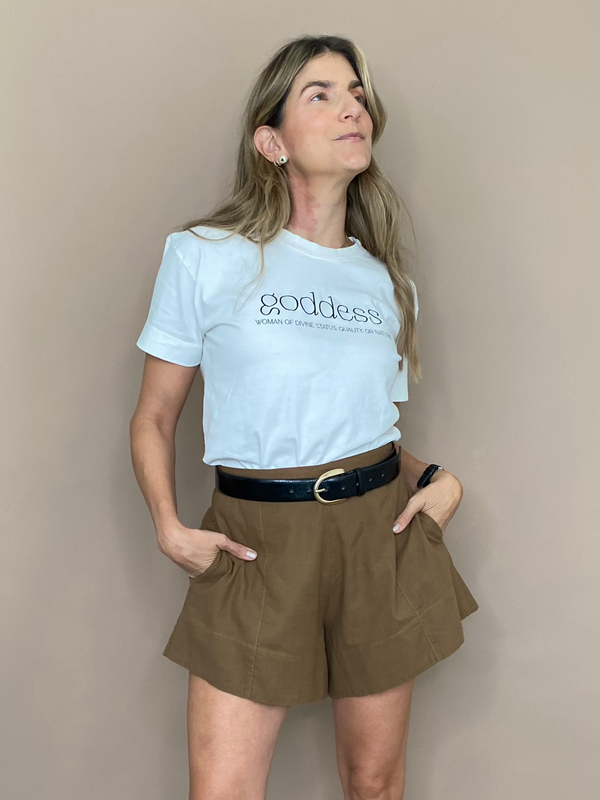 Camiseta blanca algodón cuello redondo estampada y bordada Goddess